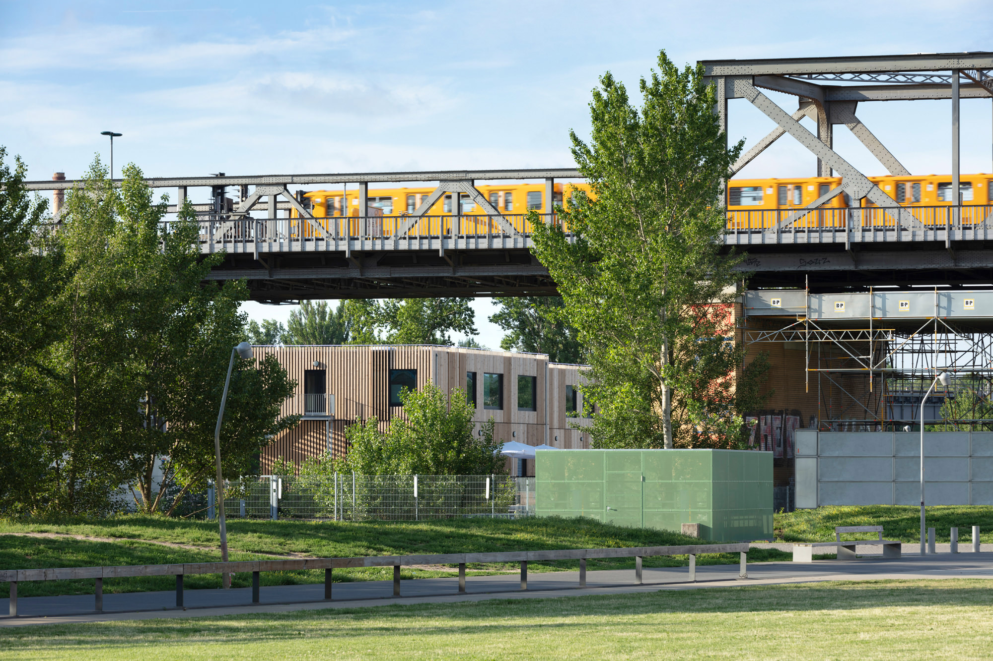B Part am Gleisdreieck, Berlin HG Esch